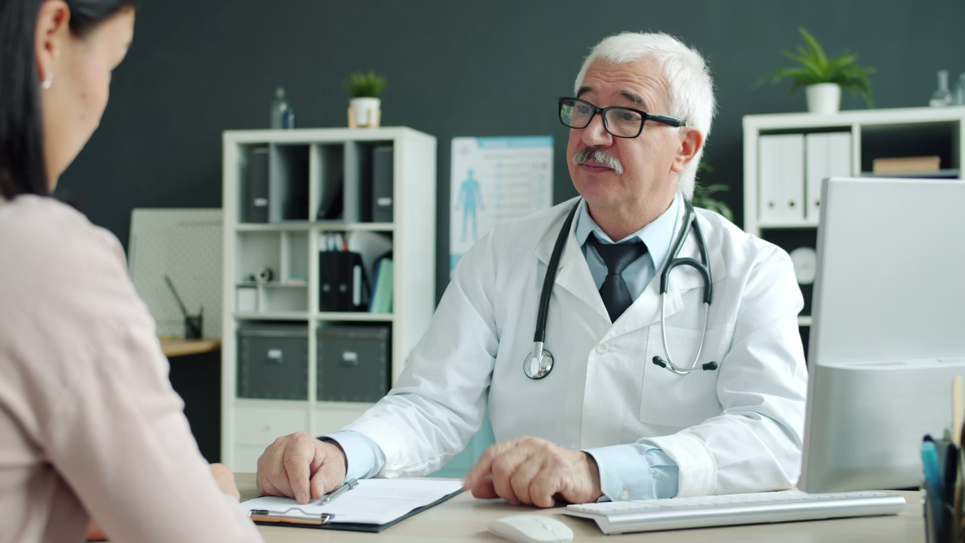 Doctor and patient consultation during detox planning